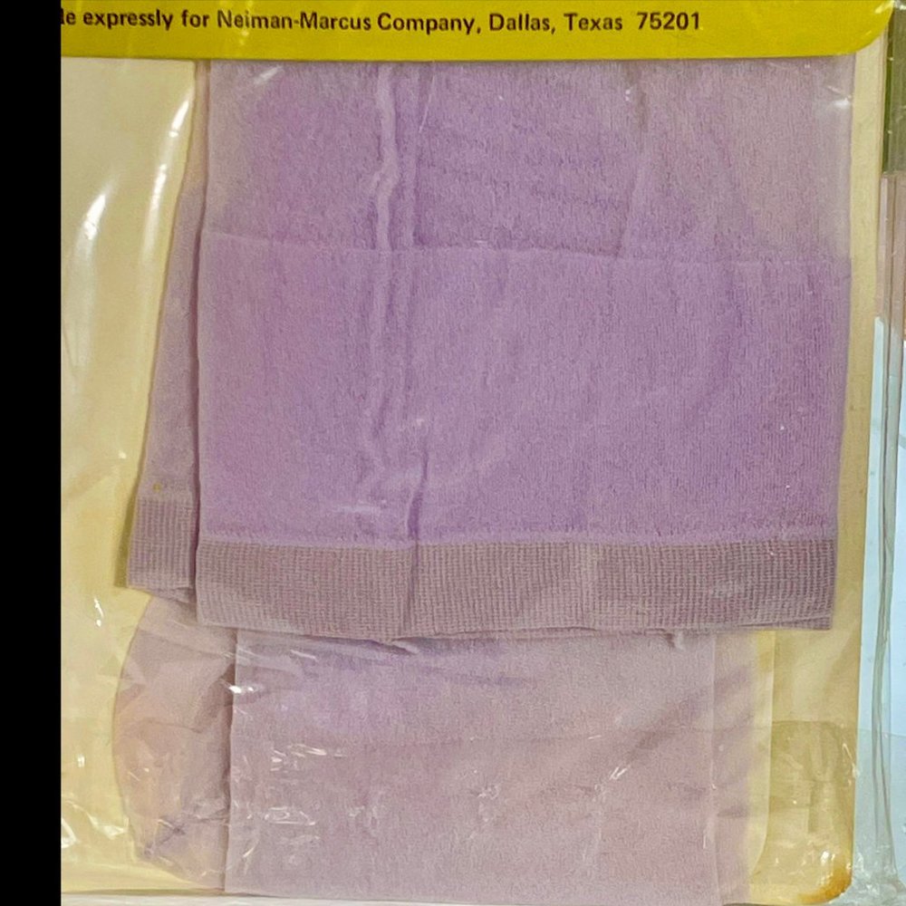 ▪️NOS▪️VTG▪️NEIMAN MARCUS▪️Sheer Amethyst Purple Sandalfoot Nylon Pantyhose - Picture 4 of 4